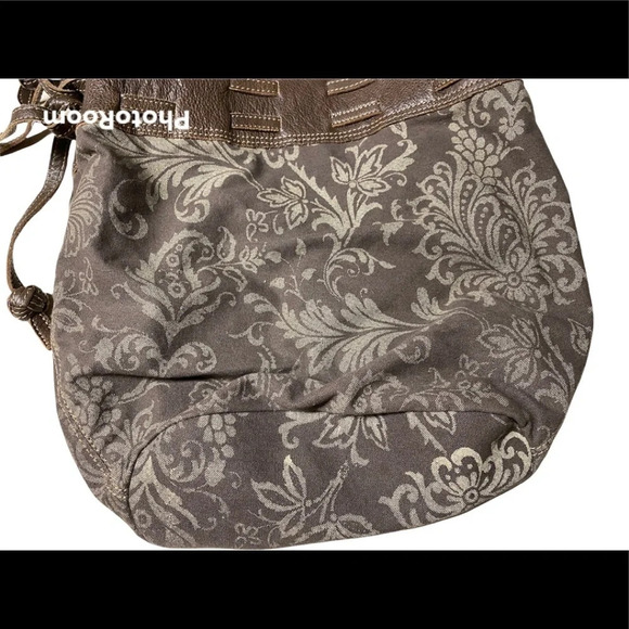 Rare Fossil Jaquard Floral Hobo Bag with Leather Detail - Picture 5 of 15